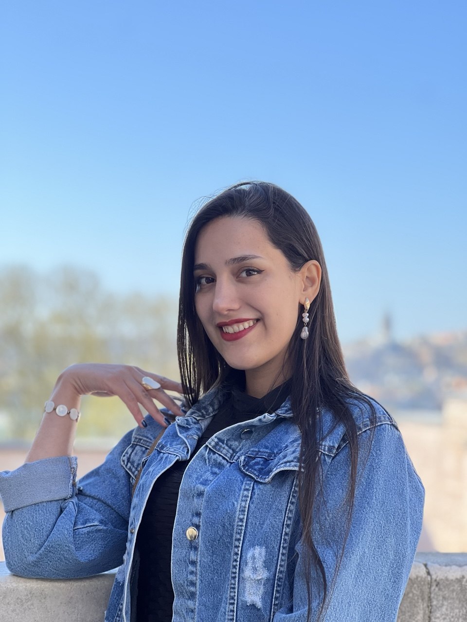 Portrait of Mahya Moshtagh